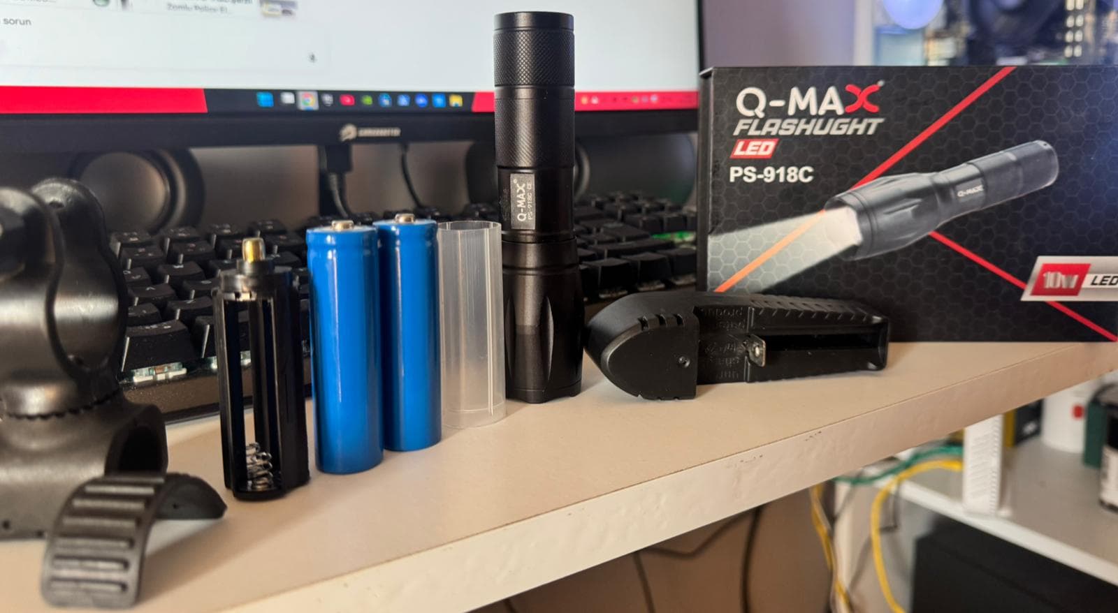 📣 TEMİZ Q-MAX PS-918C 10W ŞARJ EDİLEBİLİR FENER (ZOMLU) - görsel 1